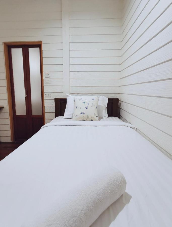 Tavee Guesthouse Bangkok Kültér fotó