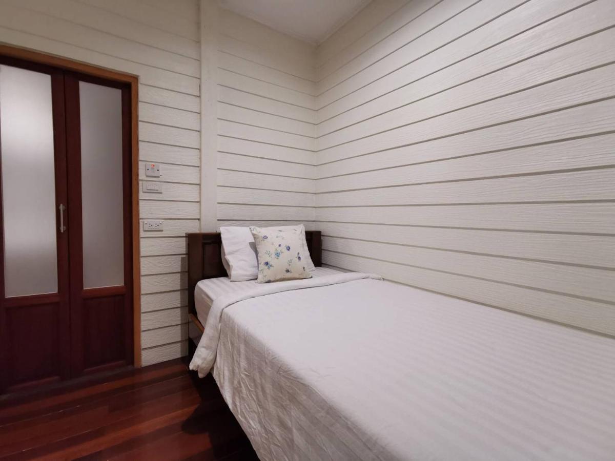 Tavee Guesthouse Bangkok Kültér fotó