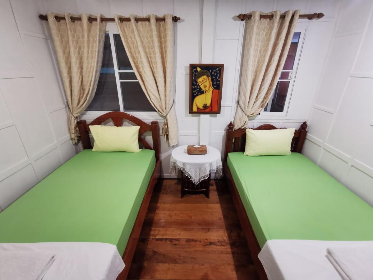 Tavee Guesthouse Bangkok Kültér fotó