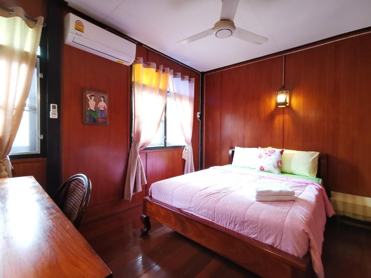 Tavee Guesthouse Bangkok Kültér fotó